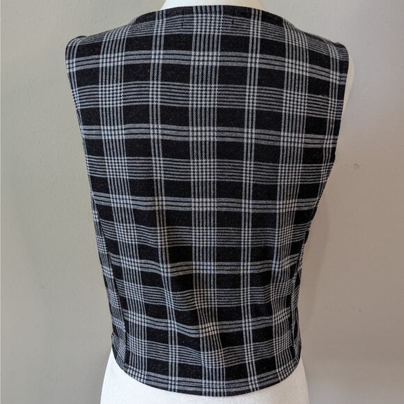 Liz & Sara 90's Style Button Front Black & White Plaid Cropped Vest Size XL - Picture 4 of 7